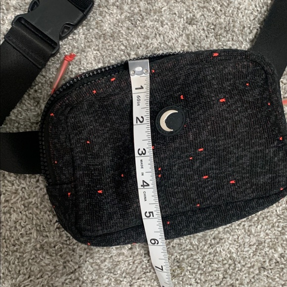 ZYIA Black Speckled Fanny Pack - Picture 7 of 8